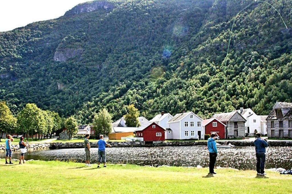 Kvammehuset Pa Gamle Laerdalsoyri Villa Eksteriør billede